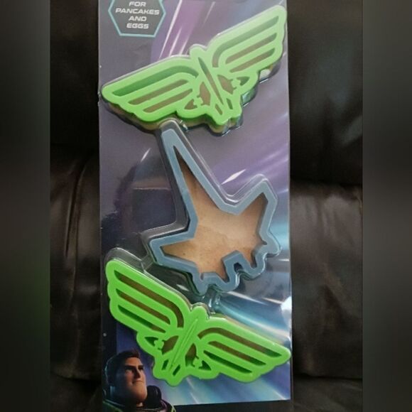 3 for 26 - 3pcs Silicone Breakfast Molds Disney Pixar Lightyear - Picture 2 of 4